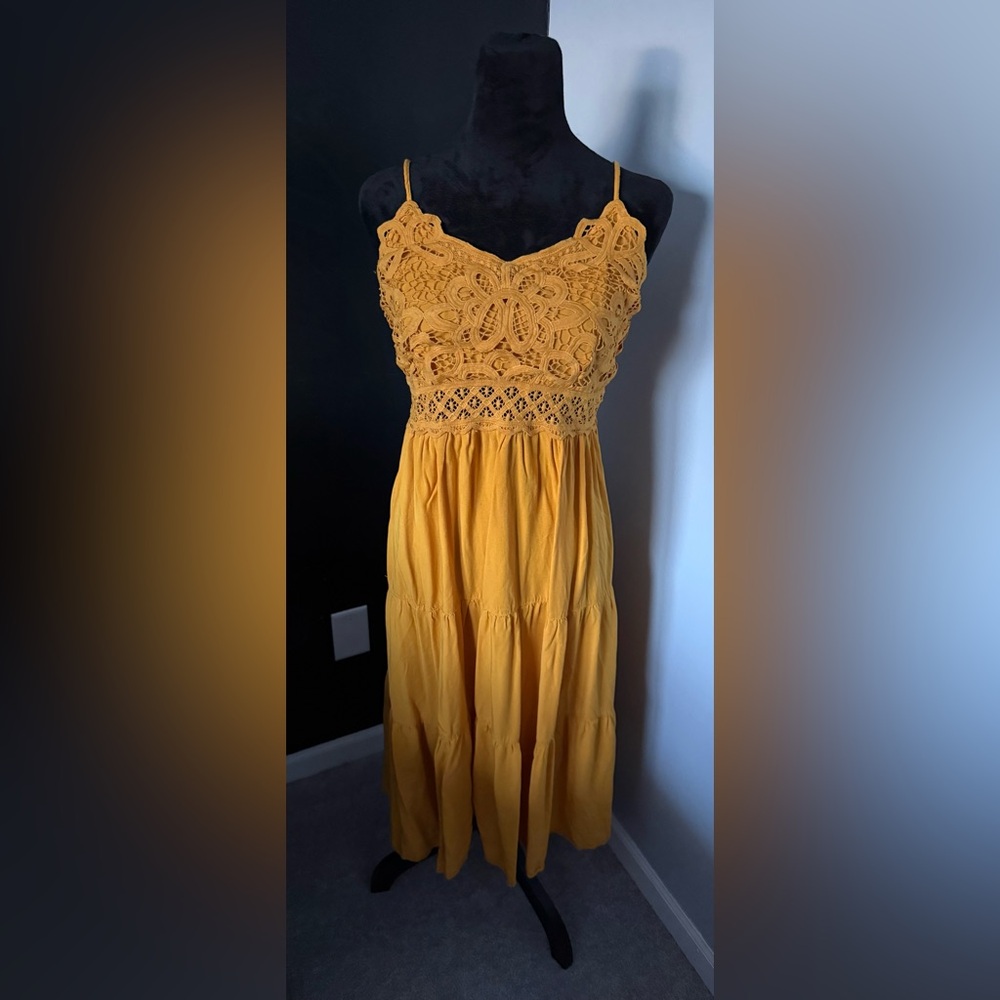 Elegant Mustard Lace Midi Dress